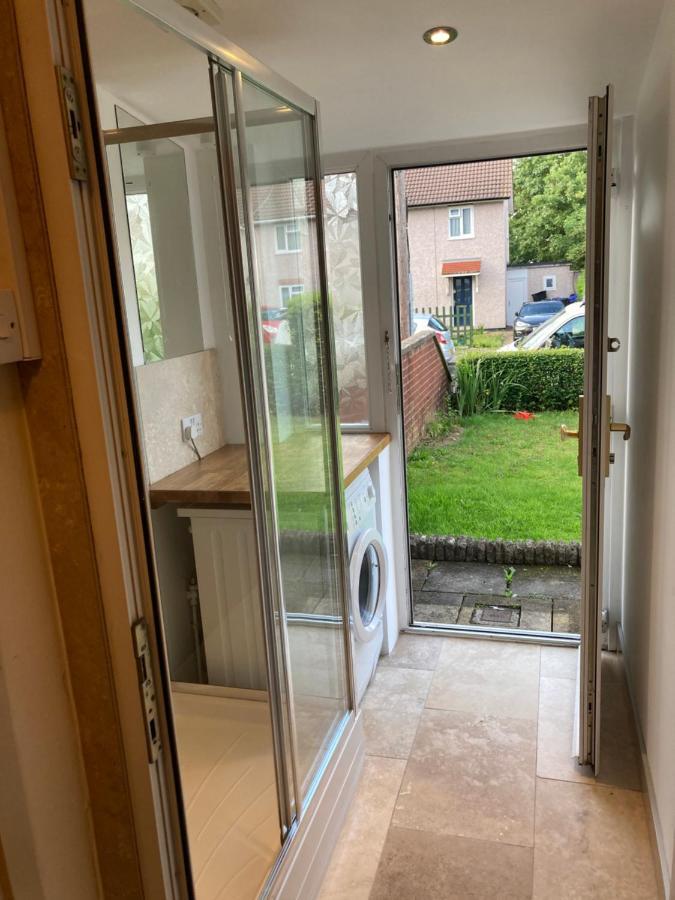 Double Bed Self Contained Annexe 14B Is To The Right Of The Main House Salisbury Exterior foto
